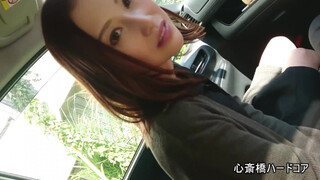 在车内舔鸡吧吹箫