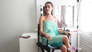 An amazing fuck to an inexperienced chick that wants to become a pornstar