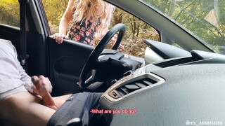 Public Prick Flash! a Naive Youngster Caught me Jerking off in the Car in a Public Park and help me Out.