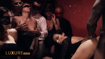 Hard Core orgy in a parisian swinger club