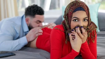 Inexperienced Step Sis Maya Farrell Trains Her Virgin Cunt On Step Brother's Rod - Hijab Hookup