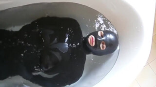 Wetlook - Bath - Full Latex and Gas Mask