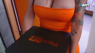 Pornhub me envio un regalo asi que aprovecho para masturbarme xxx ???????????? jeniferplay xxx porno