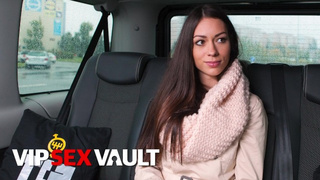 FUCKEDINTRAFFIC - Brunette Hottie Arwen Gold Squirts Hard In The Backseat - VIPSEXVAULT